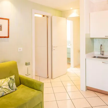 Blue Lake Residence - Bardolino 3* Бардолино