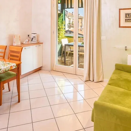 Blue Lake Residence - Bardolino Апарт-отель 3*