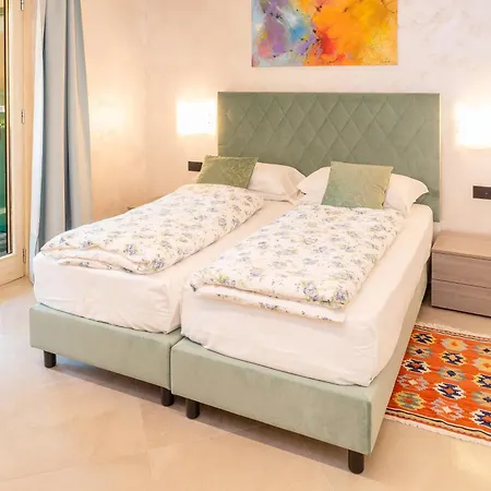 Апарт-отель Blue Lake Residence - Bardolino