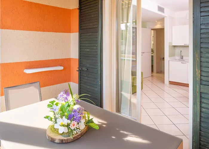 Blue Lake Residence - Bardolino Aparthotel